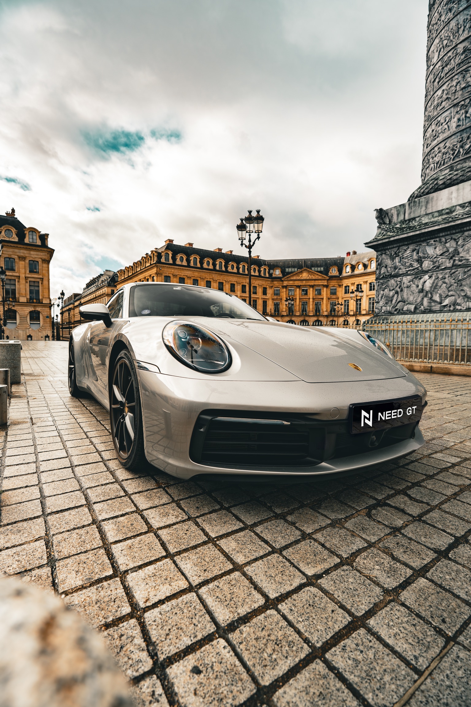 Porsche 911 Carrera Paris